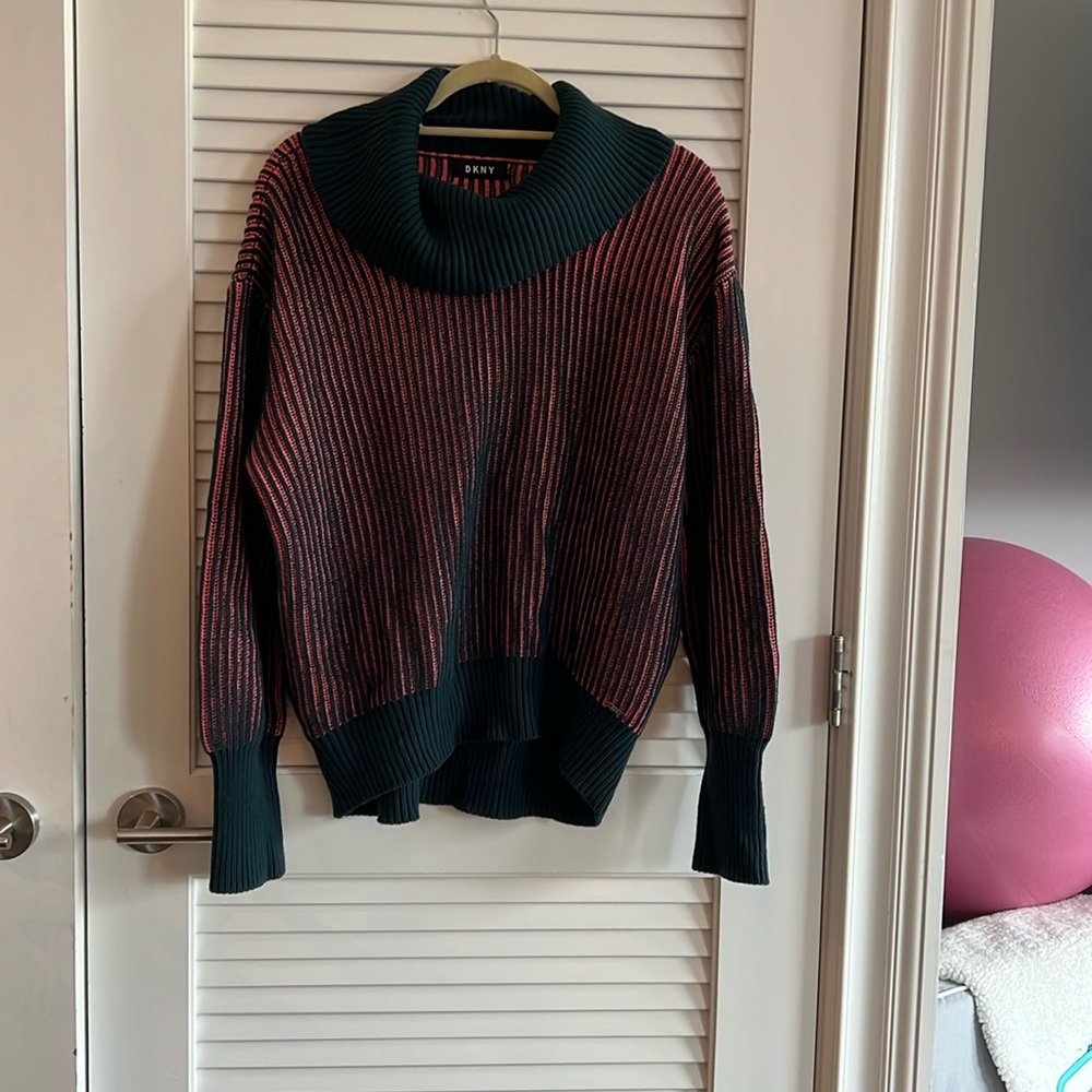 DKNY knitted sweater size medium